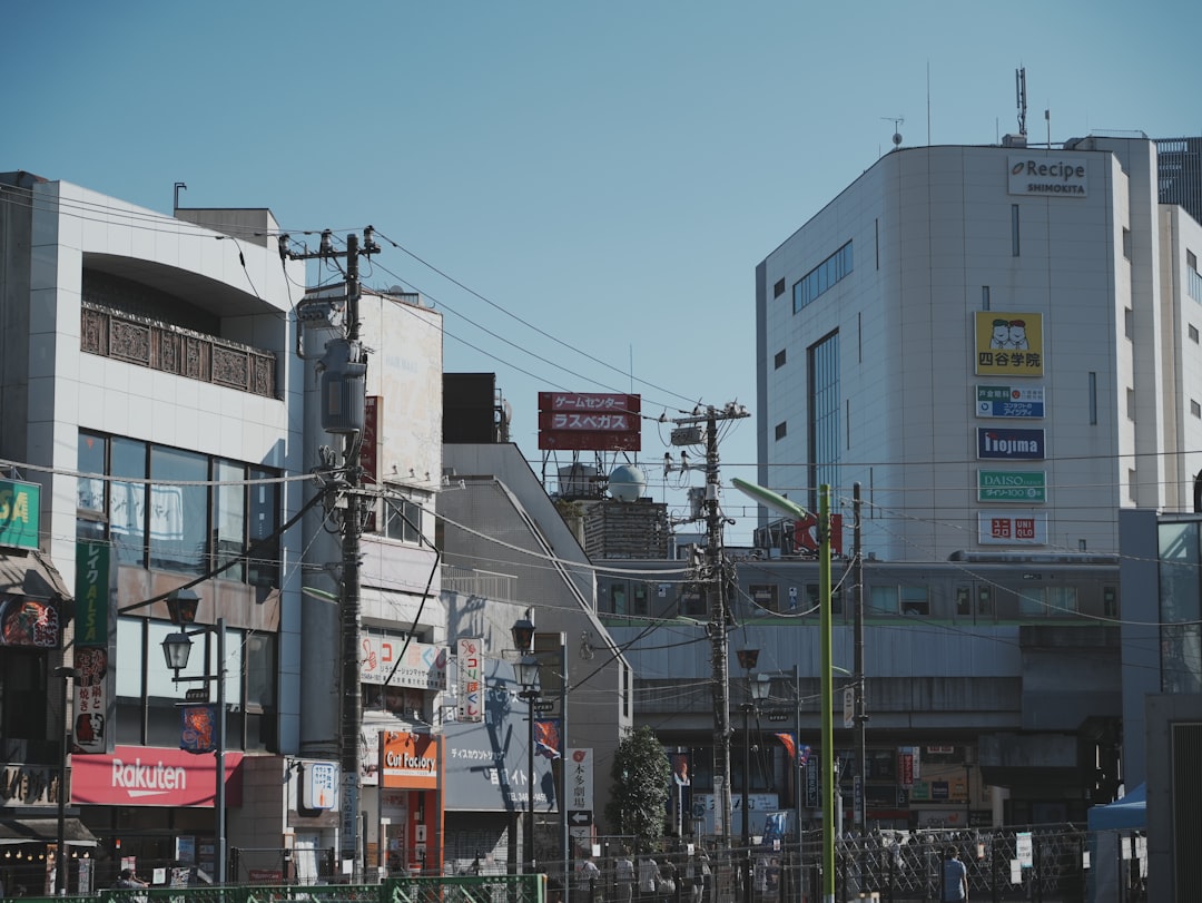 Getting Around: Navigating the Neighborhood Cheaply