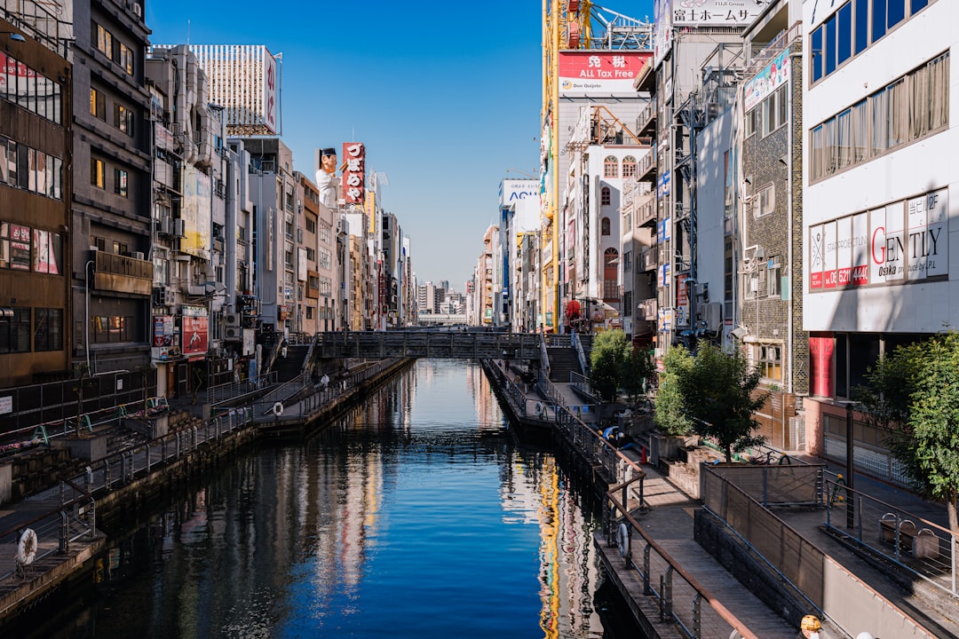 The Canal Boat Tour: What to Expect Through a Lens