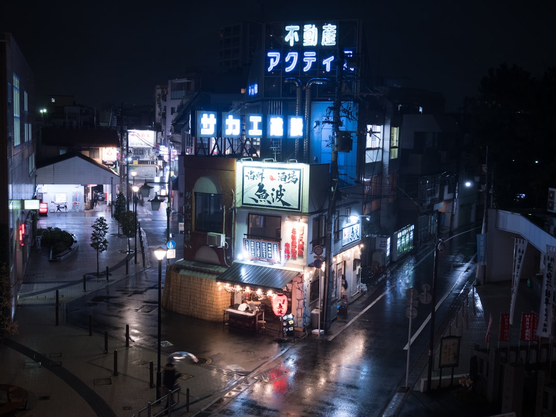 The Surrounding Complex: Street Shots and Architectural Details