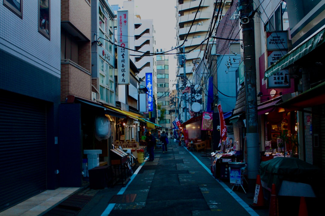 Shibuya: Fast Connections in a Fast-Moving Neighborhood